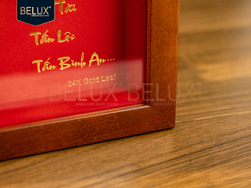 Tranh Chữ Lộc Nền Đỏ Dát Vàng 24k 25x20cm